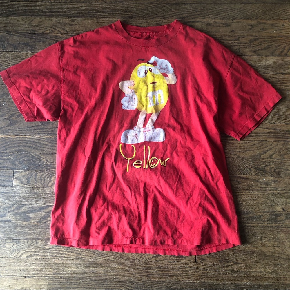 M&Ms Adult Size XXL Graphic Red T-Shirt With Yellow M&M Candy Vintage